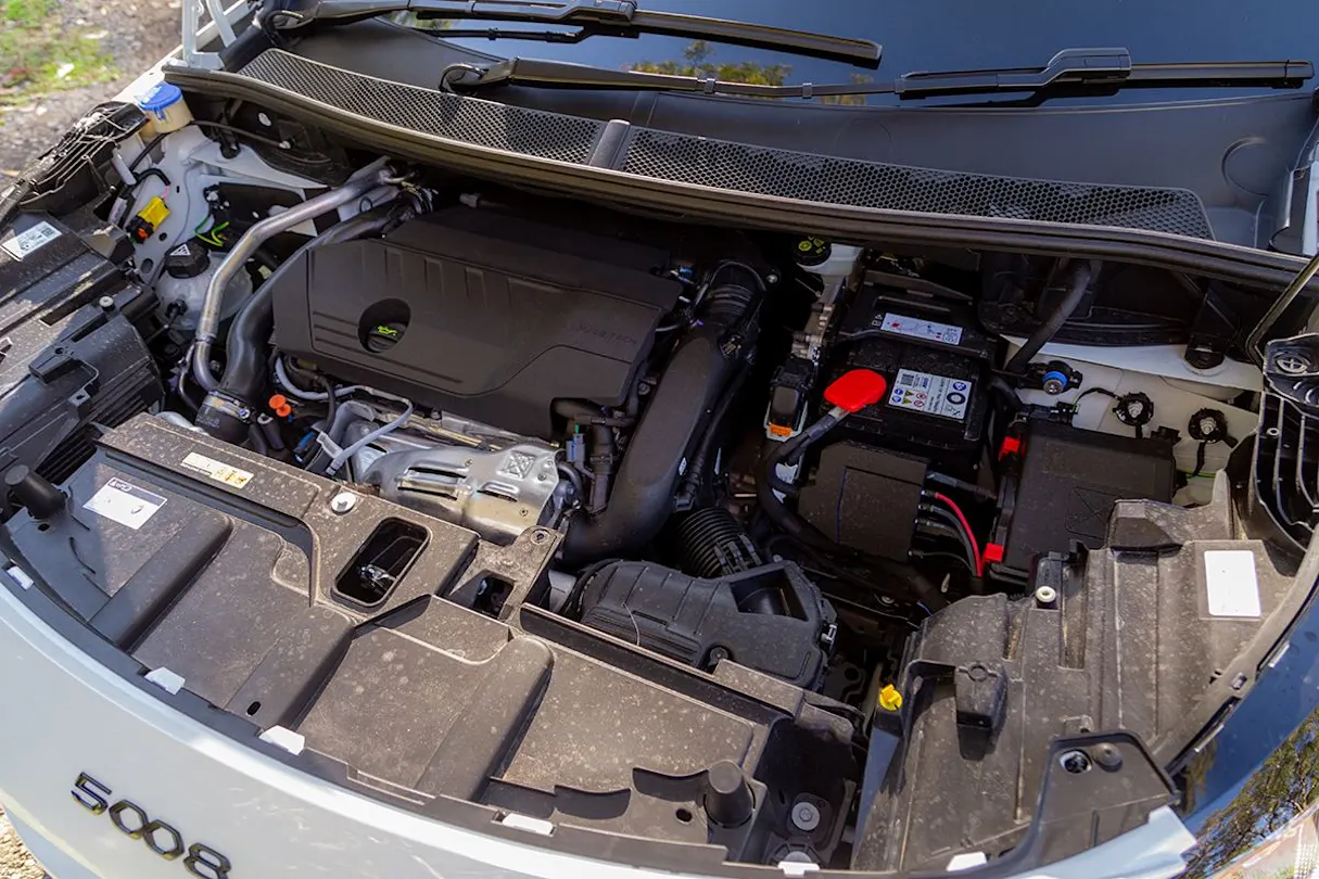 2023-Peugeot-5008-GT-Sport.webp